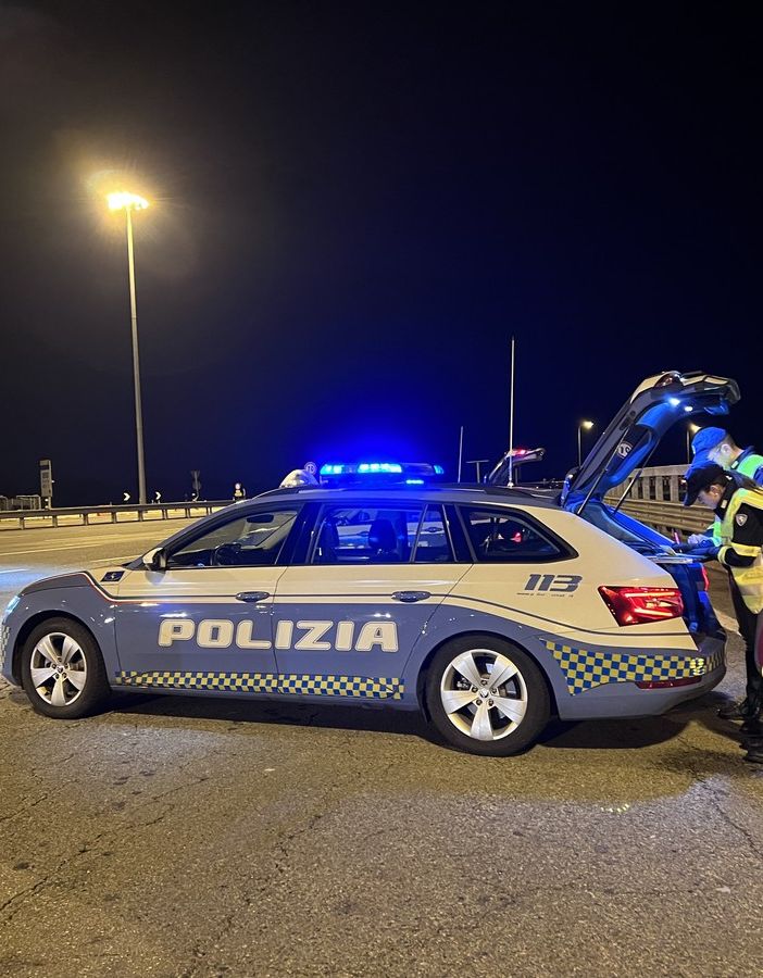 Controlli della stradale sulla tangenziale: 9 patenti ritirate nella notte tra sabato e domenica