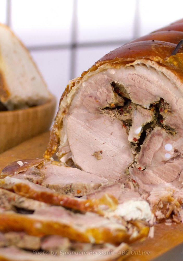 Al Wellington di Paesana due menù musicali, pesce e porchetta, per avvicinarsi al Ferragosto