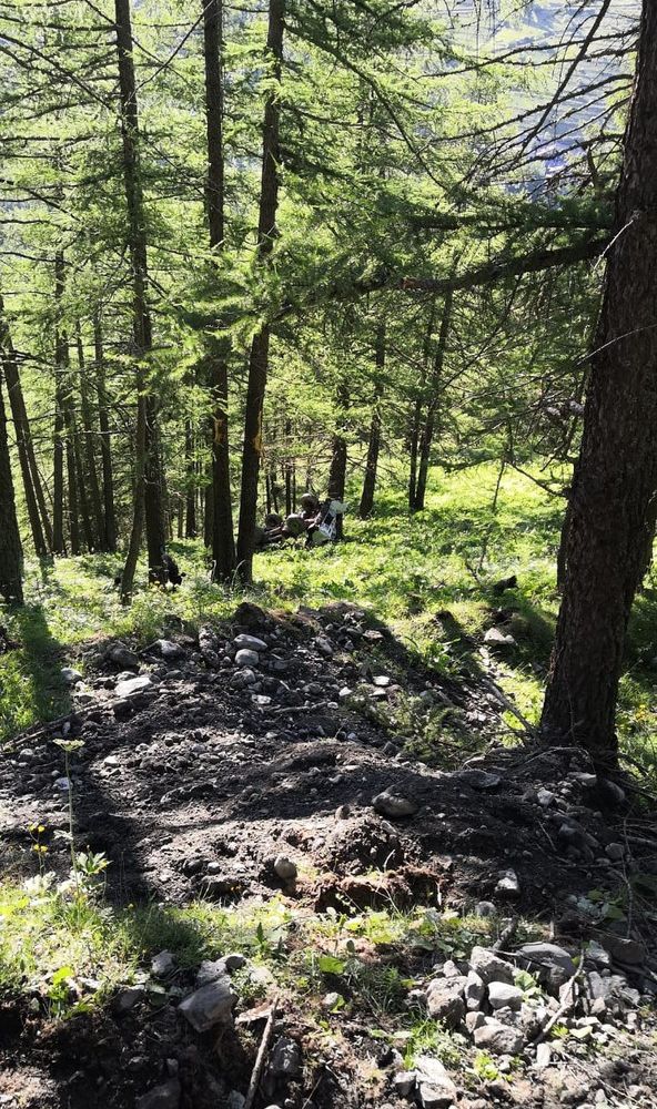 Pragelato, un camioncino si ribalta e cade in un dirupo: morto il conducente 35enne che stava lavorando alla messa in sicurezza della strada