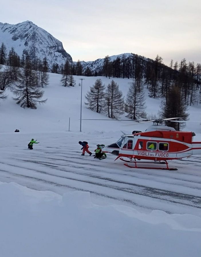 Elicottero vigili del fuoco a Sestriere