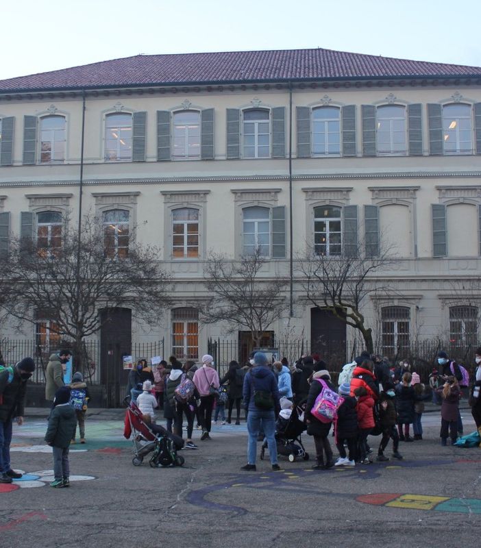 Il ritorno a scuola tra gioia e preoccupazione: &quot;Stiamo facendo miracoli, ma siamo sfiniti&quot; [VIDEO e FOTO]