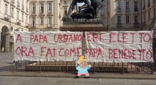 striscione contro cairo