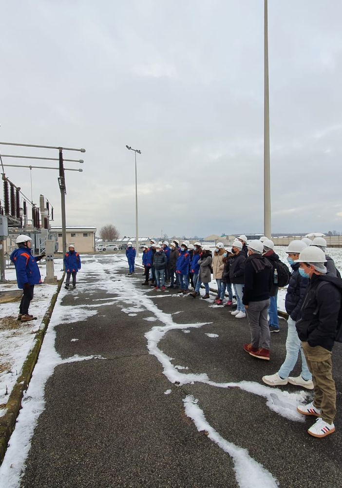 Gli studenti del Politecnico in visita alla cabina di E-Distribuzione di Candiolo