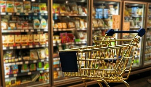 carrello della spesa in un supermercato