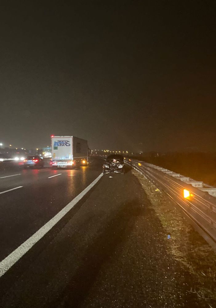 Tamponamento tra due auto in tangenziale: morta una donna