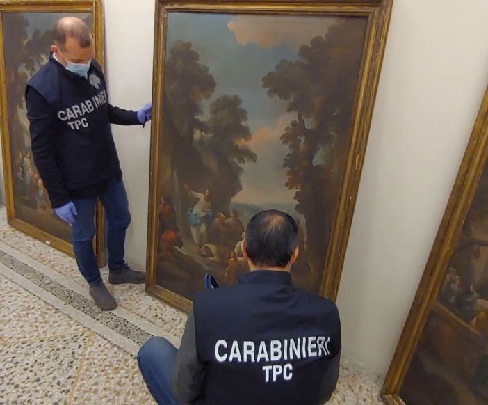 le tele recuperate dai carabinieri