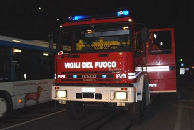 Tragedia a Beinasco: incendio in un appartamento, muore intossicata una donna di 46 anni