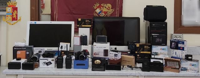 materiale sequestrato materiale sequestrato