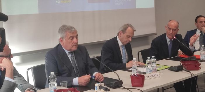 Elezioni, Forza Italia con Tajani incontra i professionisti della casa e dell'edilizia Elezioni, Forza Italia con Tajani incontra i professionisti della casa e dell'edilizia
