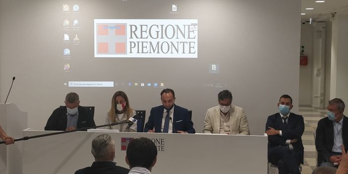 Cirio risponde ad Azzolina: "Assurdo impugnare le nostre linee guida sulla misurazione della temperatura" Cirio risponde ad Azzolina: "Assurdo impugnare le nostre linee guida sulla misurazione della temperatura"