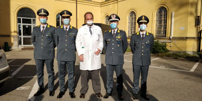 il virologo Di Perri sul vaccino anti Covid: &quot;Serve a salvaguardare l'interesse pubblico&quot;