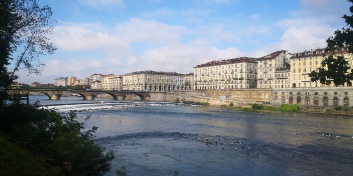 Fiume Po e lungo fiume Po Fiume Po e lungo fiume Po