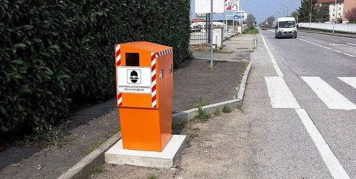 autovelox arancione autovelox arancione