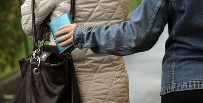 Aveva derubato una scolaresca del Pinerolese in gita: borseggiatore fermato (foto d'archivio) Aveva derubato una scolaresca del Pinerolese in gita: borseggiatore fermato (foto d'archivio)