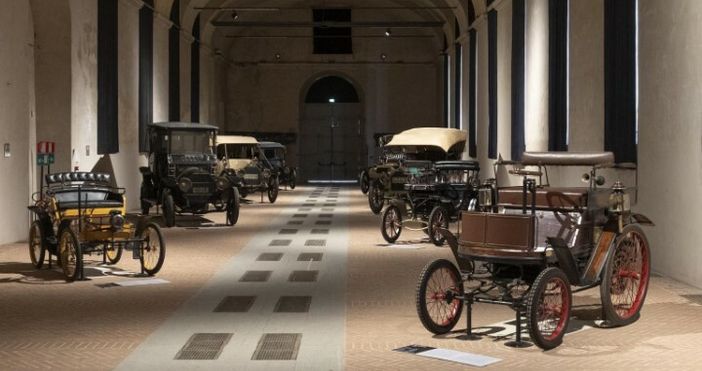 La Palazzina di Stupinigi ricorda Margherita di Savoia, tra cavalli e motori