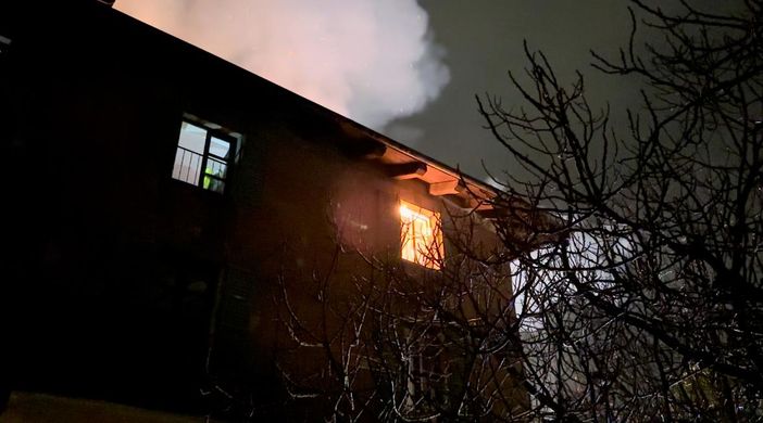 Incendio nella notte in una villa sulla collina di Luserna San Giovanni Incendio nella notte in una villa sulla collina di Luserna San Giovanni