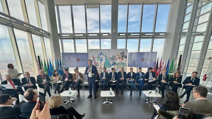 Regione e Confindustria Piemonte insieme a sostegno della crescita Regione e Confindustria Piemonte insieme a sostegno della crescita