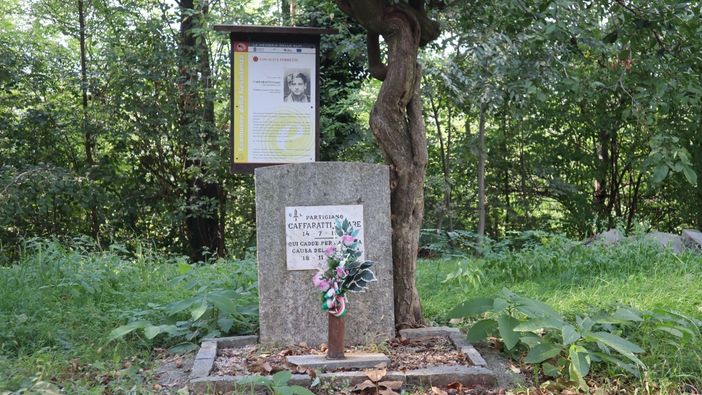 La lapide del partigiano Cesare Caffaratti La lapide del partigiano Cesare Caffaratti
