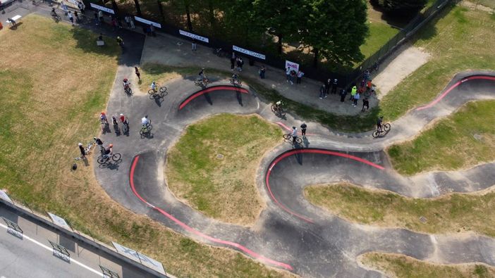 Pump Track Pianezza, il Comune: “Un progetto di riqualificazione ambientale, valorizzazione sportiva e socializzazione”.