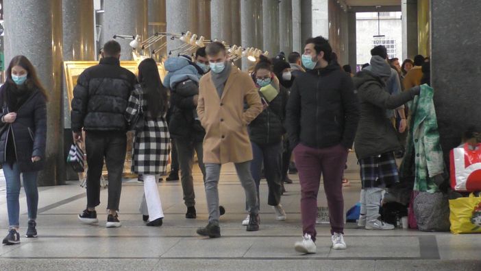 Torinesi a passeggio in centro Torinesi a passeggio in centro
