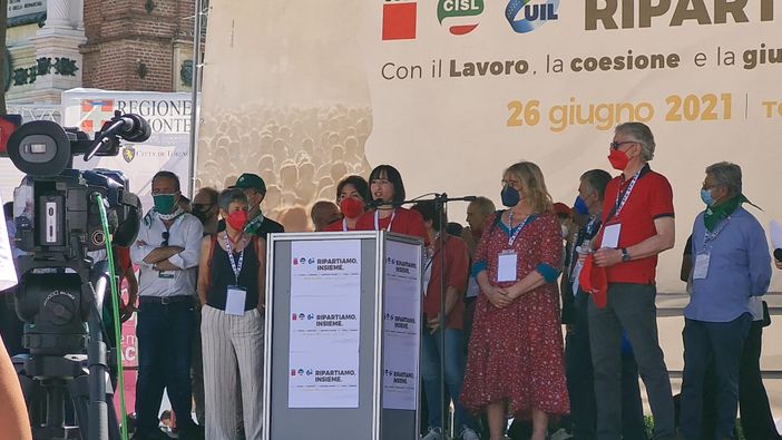 Lavoro, Landini in piazza Castello: &quot;Non è il momento di creare fratture sociali. Embraco esempio di come non si fa politica industriale&quot; [VIDEO]