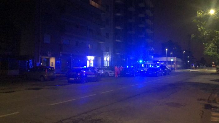 Alex, il 18enne di Collegno che accoltellò il padre per difendere la mamma, ai domiciliari per "la sua personalità" Alex, il 18enne di Collegno che accoltellò il padre per difendere la mamma, ai domiciliari per "la sua personalità"