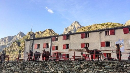 Venerdì 25 giugno riapre l'Albergo-Ristorante Pian del Re Venerdì 25 giugno riapre l'Albergo-Ristorante Pian del Re