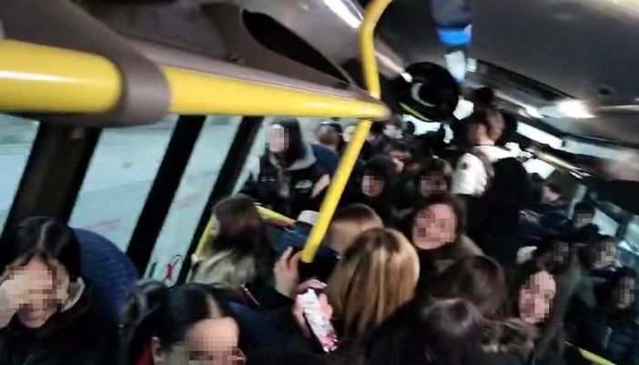 Il bus pieno Il bus pieno