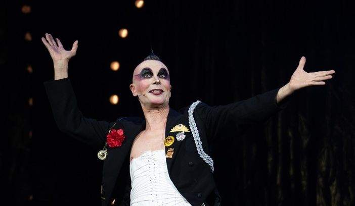 Arturo Brachetti protagonista di "Cabaret", il musical in scena al Teatro Alfieri Arturo Brachetti protagonista di "Cabaret", il musical in scena al Teatro Alfieri