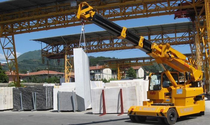 Lavorazione del marmo: l’azienda Olivero è Rivenditore Ufficiale Manitex Valla