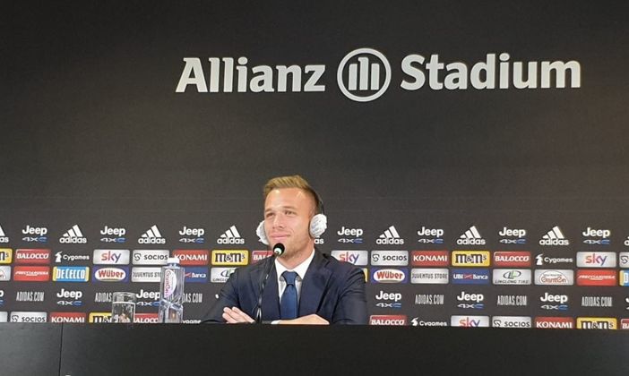 Juve, Arthur si presenta: &quot;Passo da Messi a Ronaldo per puntare alla Champions&quot;