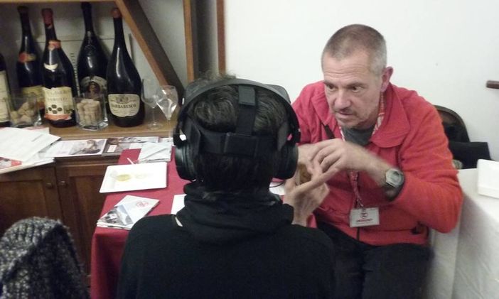 I volontari di Emergency si raccontano a Pinerolo I volontari di Emergency si raccontano a Pinerolo