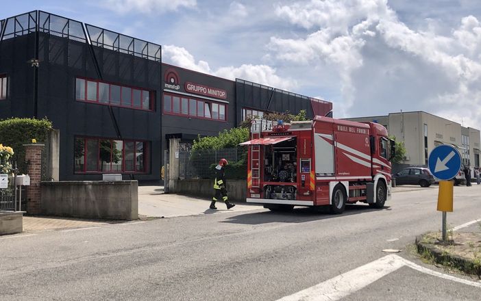 Bricherasio: incendio alla Minitop domato dai vigili del fuoco
