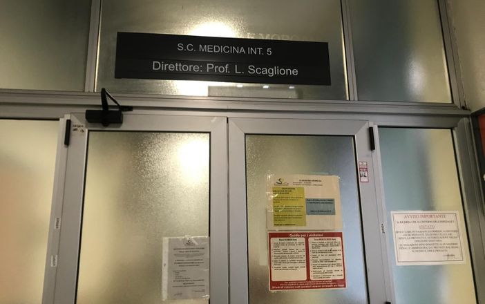 Coppia di anziani alle Molinette per influenza risulta positiva al Coronavirus: reparto chiuso e medici in quarantena