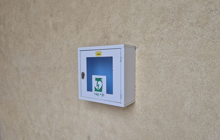 La cassetta vuota del defibrillatore