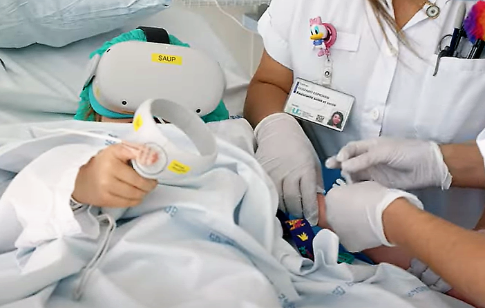 Il visore per la realtà virtuale Il visore per la realtà virtuale