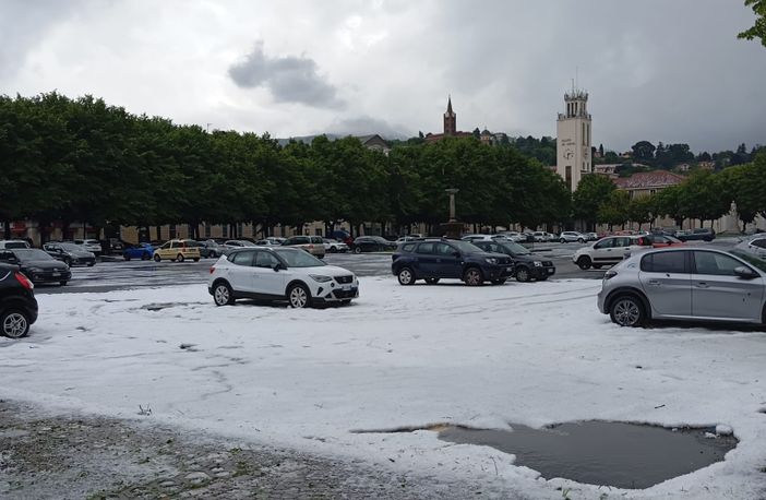 Piazza Fontana ‘imbiancata’