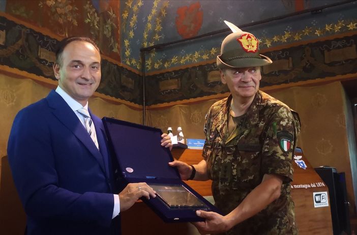 Per i 150 anni gli Alpini scalano 150 Cime: nel Torinese le Penne nere a Bobbio Pellice, Traversella e Gad Per i 150 anni gli Alpini scalano 150 Cime: nel Torinese le Penne nere a Bobbio Pellice, Traversella e Gad