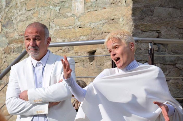 I tesori di Perosa Argentina si scoprono camminando con attori di teatro I tesori di Perosa Argentina si scoprono camminando con attori di teatro