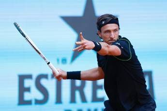 Sinner, Rinderknech e la foto del Papa: "Dimostriamo che i miracoli esistono" Sinner, Rinderknech e la foto del Papa: "Dimostriamo che i miracoli esistono"