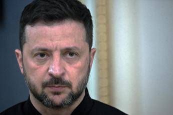 Ucraina-Russia, nuovo scambio di prigionieri. Zelensky: "Raid continuano, Putin non vuole fermare la guerra" Ucraina-Russia, nuovo scambio di prigionieri. Zelensky: "Raid continuano, Putin non vuole fermare la guerra"