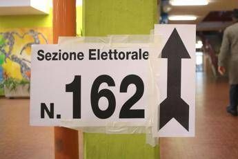 Elezioni comunali, urne aperte: occhi puntati su Genova, Ravenna, Taranto e Matera Elezioni comunali, urne aperte: occhi puntati su Genova, Ravenna, Taranto e Matera