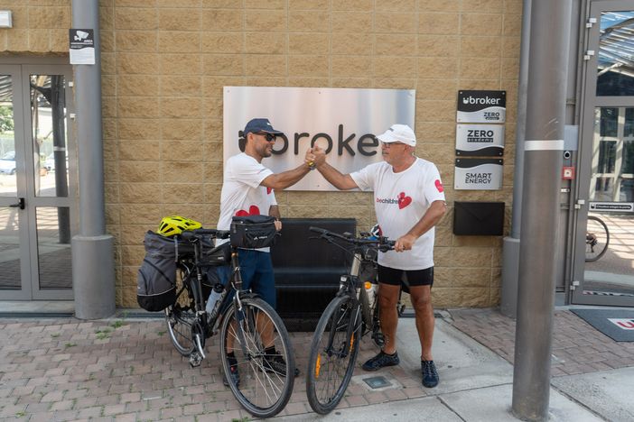 100 biciclette per andare a scuola: il dono simbolo di libertà di ‘BeChildren’ a 100 bambine indiane 100 biciclette per andare a scuola: il dono simbolo di libertà di ‘BeChildren’ a 100 bambine indiane