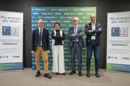 Più energia, più valore: partnership tra eVISO e Banca di Cherasco sotto il segno di valori comuni (Video) Più energia, più valore: partnership tra eVISO e Banca di Cherasco sotto il segno di valori comuni (Video)
