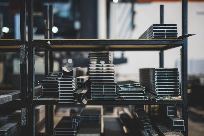 Barre e tubi in ferro in tutti i formati: Ironcut di Manta è partner affidabile di privati, fabbri e aziende meccaniche Barre e tubi in ferro in tutti i formati: Ironcut di Manta è partner affidabile di privati, fabbri e aziende meccaniche