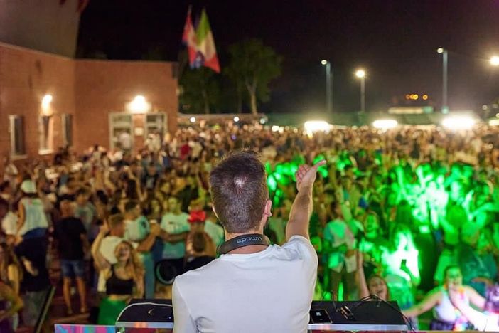 Per il Villa Tractor Beer Fest sono attese in paese anche le ‘tractor wash girl’ Per il Villa Tractor Beer Fest sono attese in paese anche le ‘tractor wash girl’