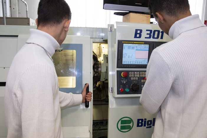 Controllo numerico: con ENGIM Pinerolo dal laboratorio alle aziende Controllo numerico: con ENGIM Pinerolo dal laboratorio alle aziende