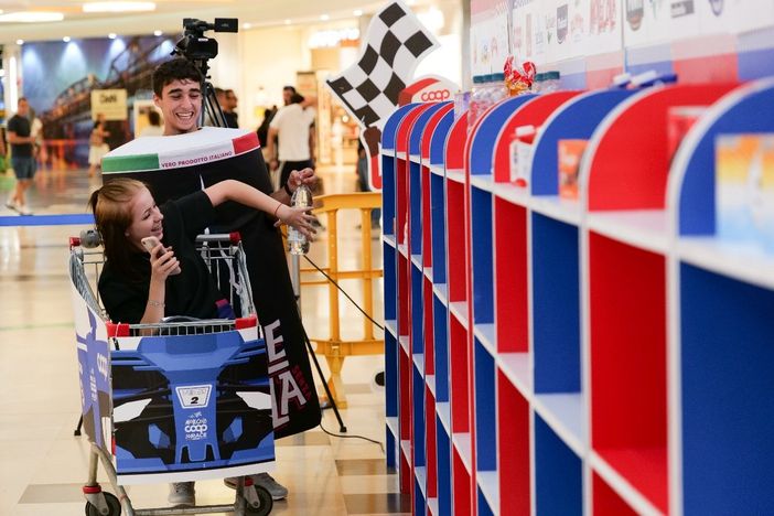 Nova Coop premia i campioni della spesa di Piemonte, Liguria e Lombardia Nova Coop premia i campioni della spesa di Piemonte, Liguria e Lombardia