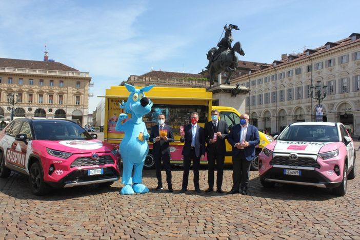 Il Giro d'Italia parte da Torino, Cirio: “Che sia una festa sicura, senza assembramenti” (FOTO e VIDEO) Il Giro d'Italia parte da Torino, Cirio: “Che sia una festa sicura, senza assembramenti” (FOTO e VIDEO)