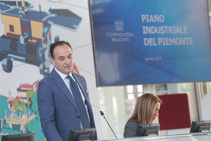 Il governatore Alberto Cirio: “Riporteremo salari a livelli normali” Il governatore Alberto Cirio: “Riporteremo salari a livelli normali”